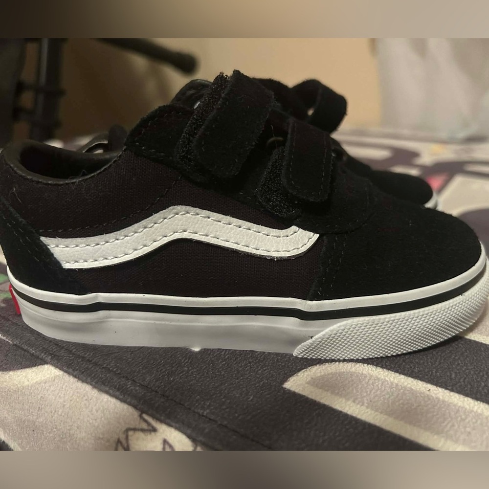 Vans Toddler Old Skool V Black White Sneakers 8C NWT in box